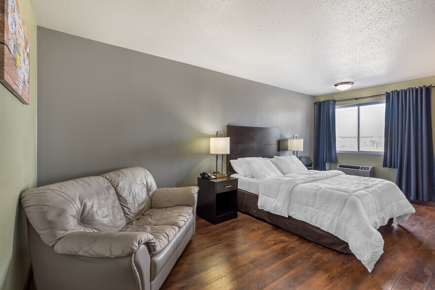 More Photos Of 1370 N McCue St, Laramie Hotel For Sale