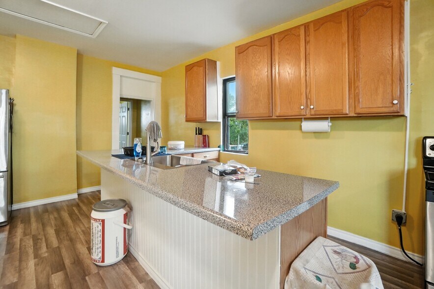 More Photos Of 603 S Broadway St, Dayton Warehouse For Sale