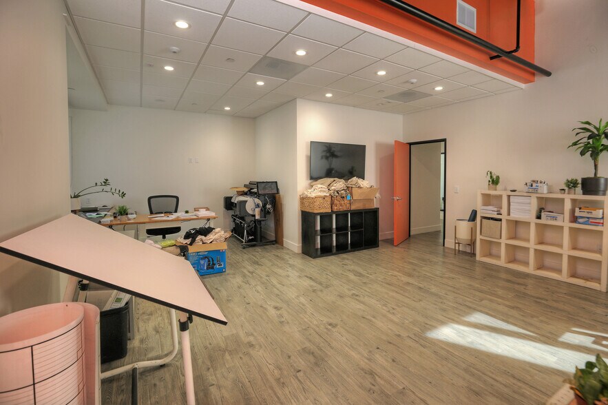 More Photos Of 1135 Eugenia Pl, Carpinteria Office For Sale