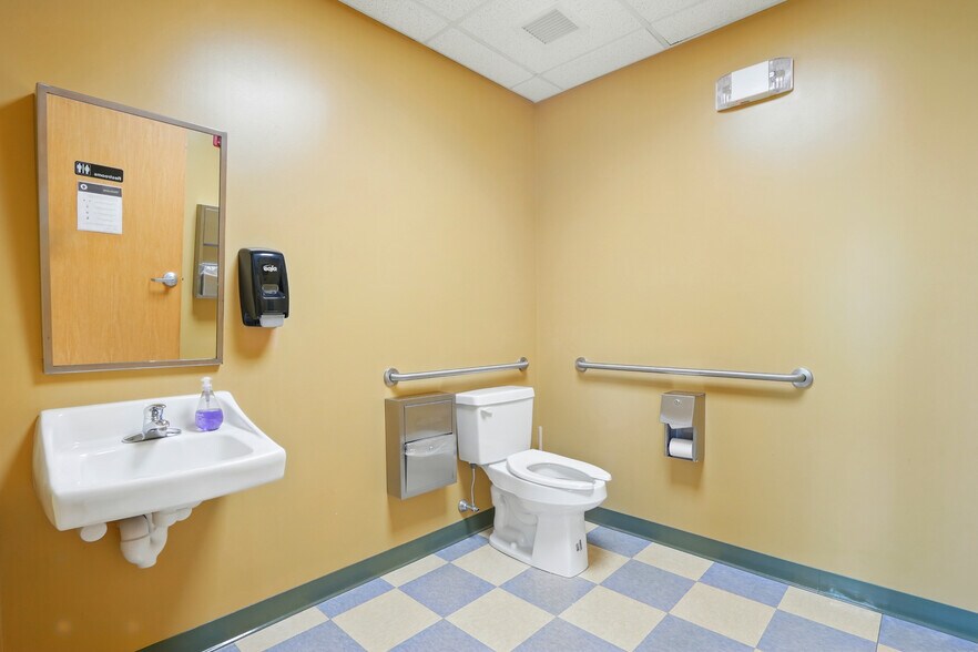 More Photos Of 91 Washington St, Taunton Medical For Lease