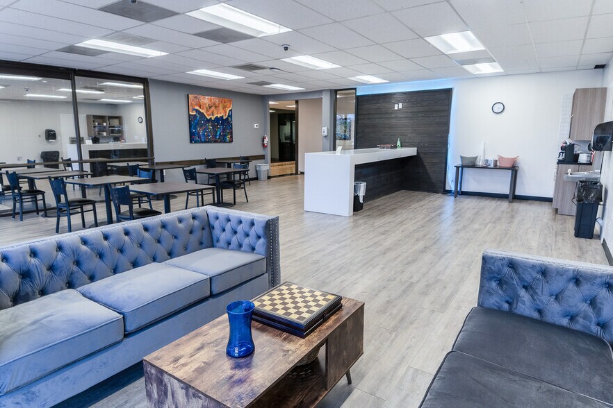 More Photos Of 10401 W IH-10, San Antonio Coworking Space