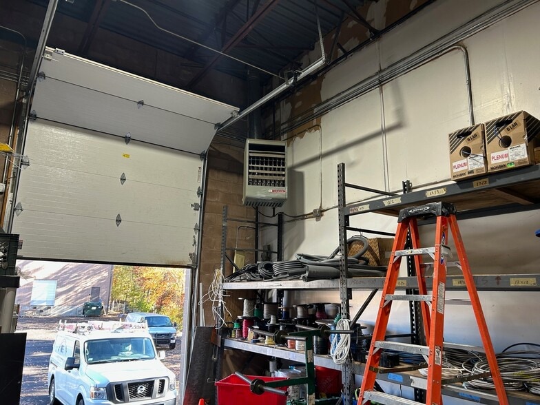 More Photos Of 104 Longwater Dr, Norwell Light Distribution For Sale