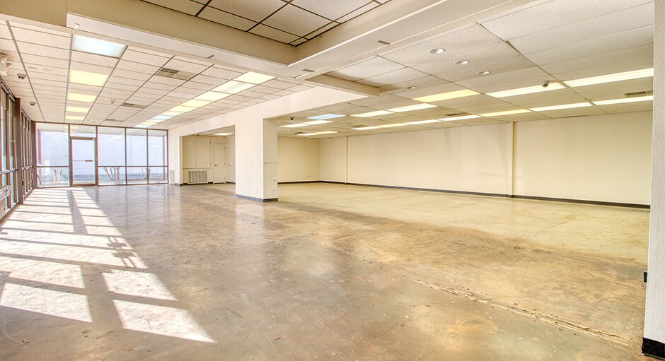 More Photos Of 209 N Edward Gary St, San Marcos Freestanding For Lease