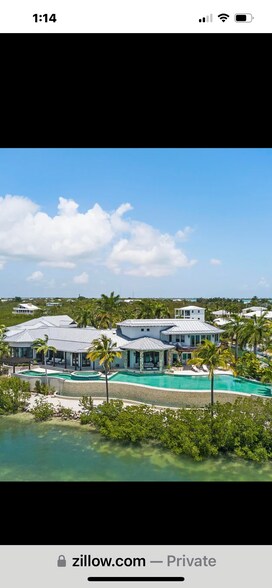 More Photos Of 1300 Sunset Blvd, Summerland Key Specialty For Sale