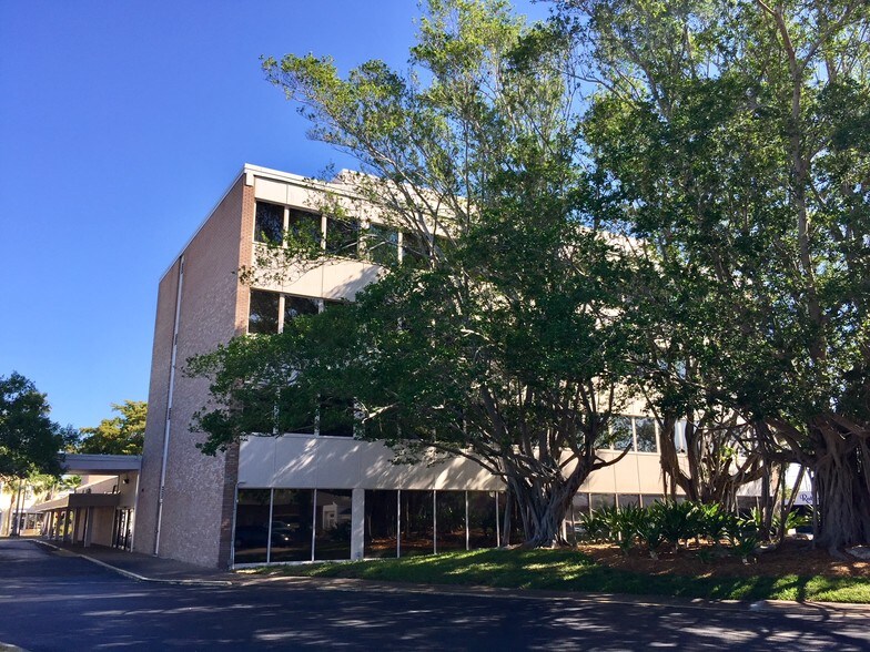 More Photos Of 200 Nokomis Ave S, Venice Office For Lease