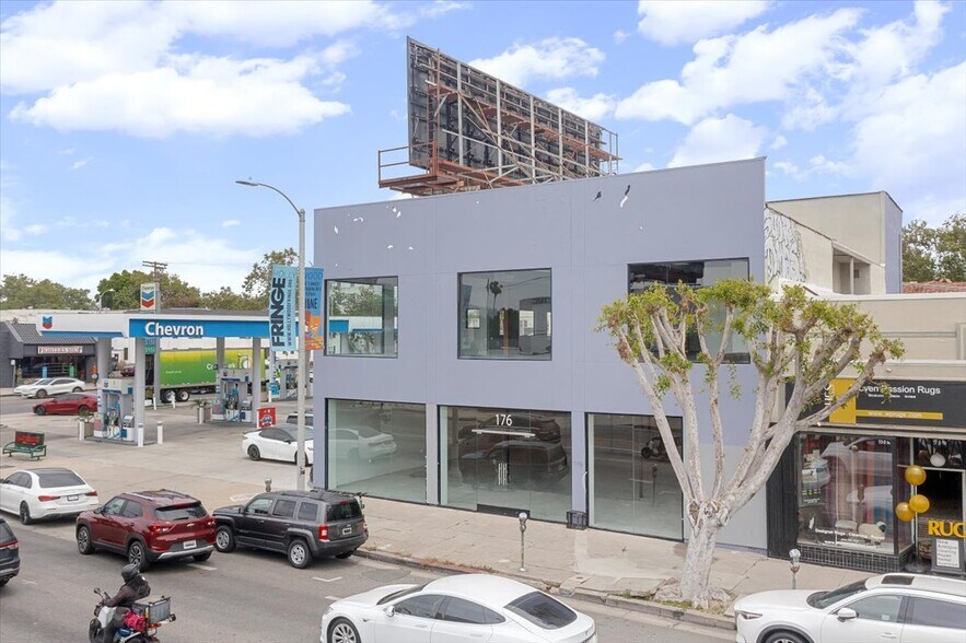 More Photos Of 176 N La Brea Ave, Los Angeles Storefront Retail Office For Sale