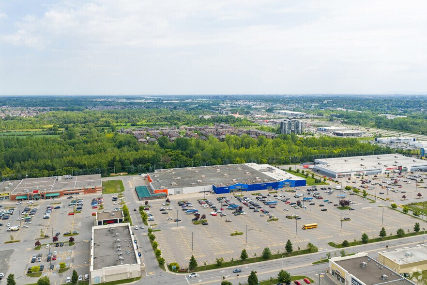 More Photos Of 5205 Boul Robert-Bourassa, Laval Unknown For Lease
