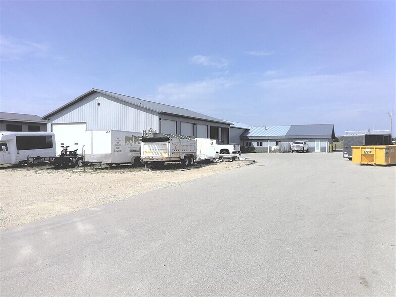 More Photos Of 829 Rolling View Ln SE, Pine Island Industrial For Sale