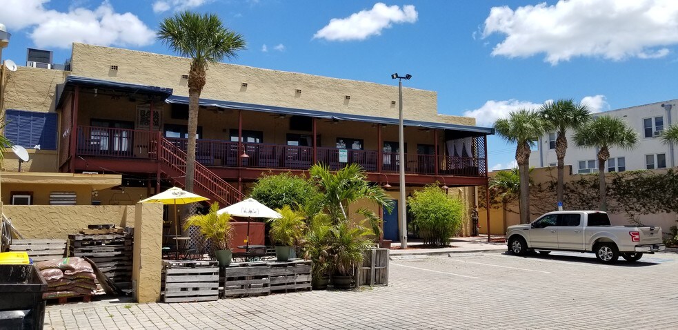 More Photos Of 17-25 S J St, Lake Worth Restaurant For Sale