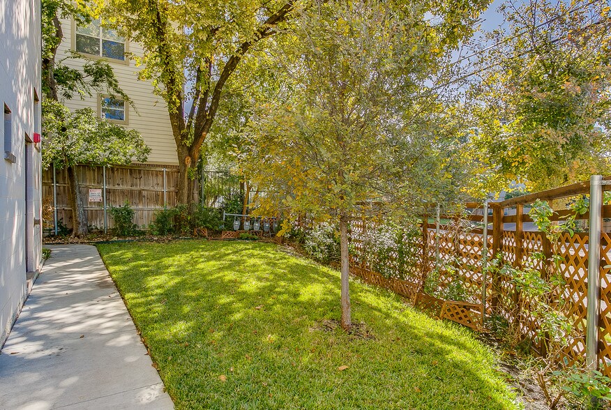 More Photos Of 4950 Cedar Springs Rd, Dallas Apartments For Sale