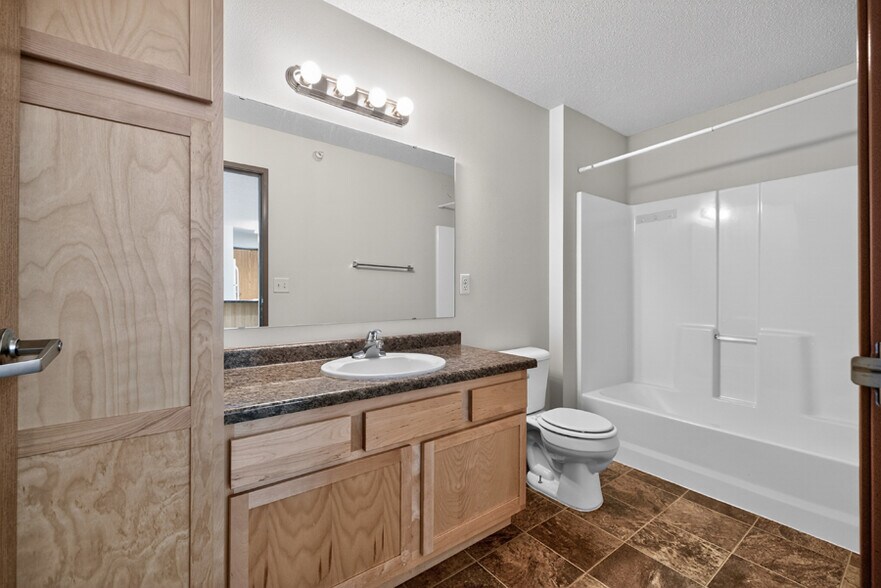 More Photos Of 2415-2501 24th Ave, Williston Apartments For Sale