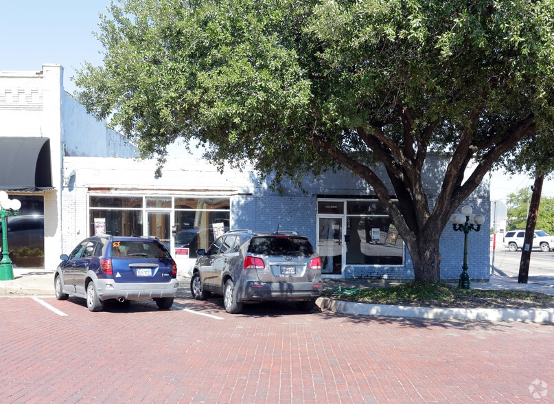 More Photos Of 1102 Main St, Commerce Storefront For Sale