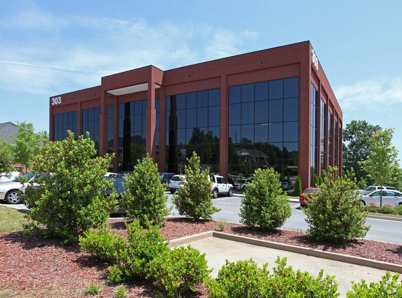 Primary Photo Of 303 Corporate Center Dr, Stockbridge Office For Lease