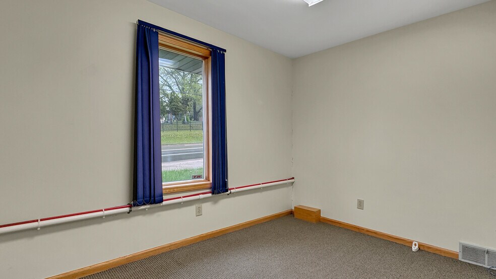 More Photos Of 1200 S Mitchell St, Cadillac Office For Sale