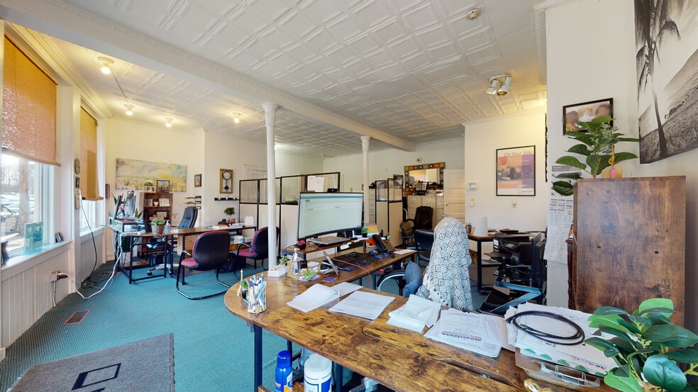 More Photos Of 934 State St, New Haven Apartments For Lease