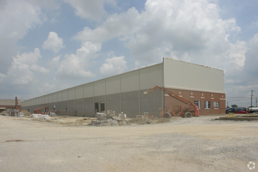 More Photos Of 6101 Strawberry Ln, Louisville Warehouse For Lease