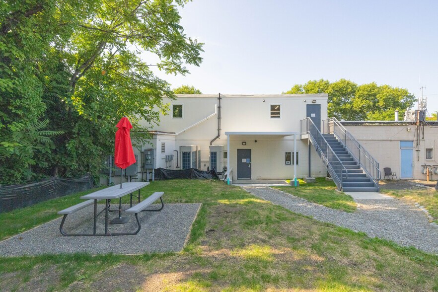 More Photos Of 75 E Central Ave, Pearl River Storefront For Sale