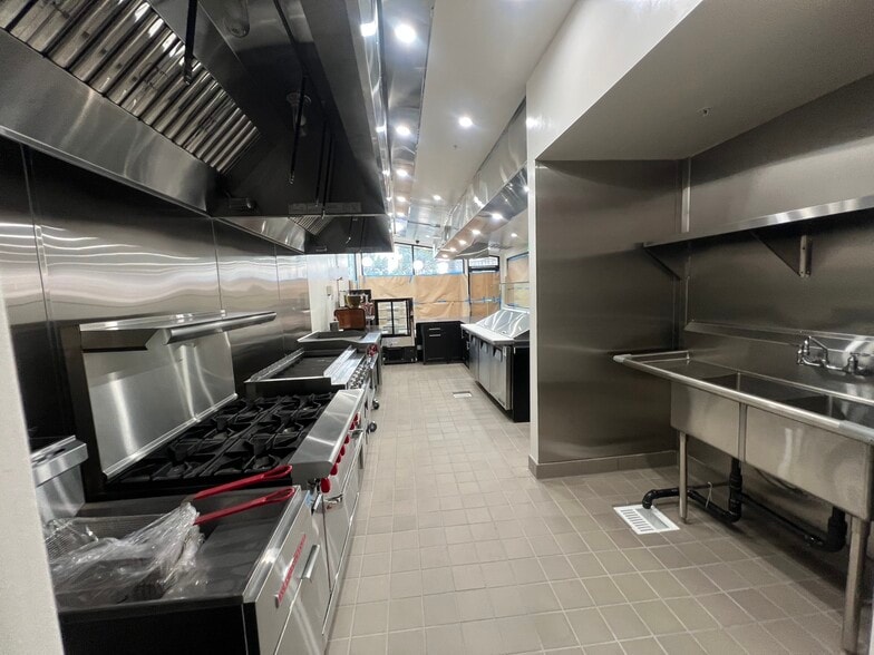 More Photos Of 814 N Kenilworth Ave, Glendale Freestanding For Lease