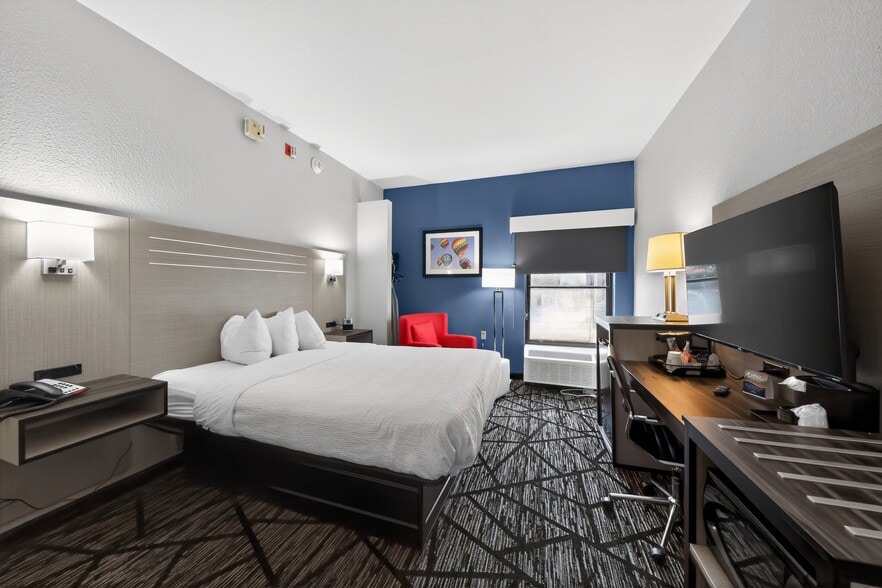 More Photos Of 40 New Garver Rd, Monroe Hotel For Sale