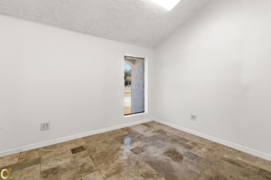 More Photos Of 389 E State Road 434, Longwood General Retail For Lease