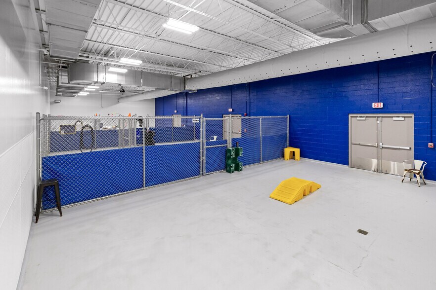 More Photos Of 255 W 20th St, Chattanooga Office For Sale