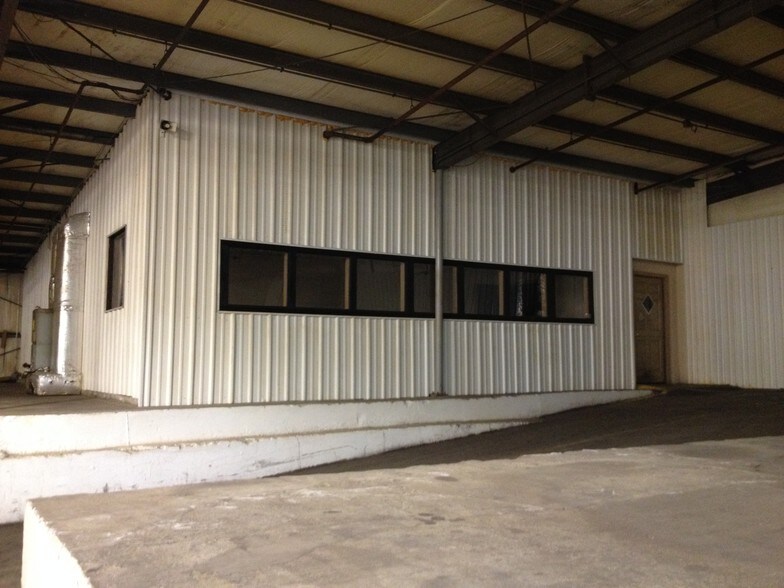 More Photos Of 17074 Lee Hwy, Abingdon Manufacturing For Lease