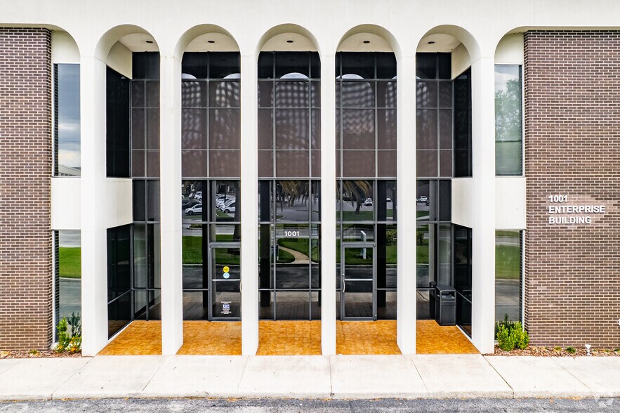 More Photos Of 1001 Executive Center Dr, Orlando Office For Lease