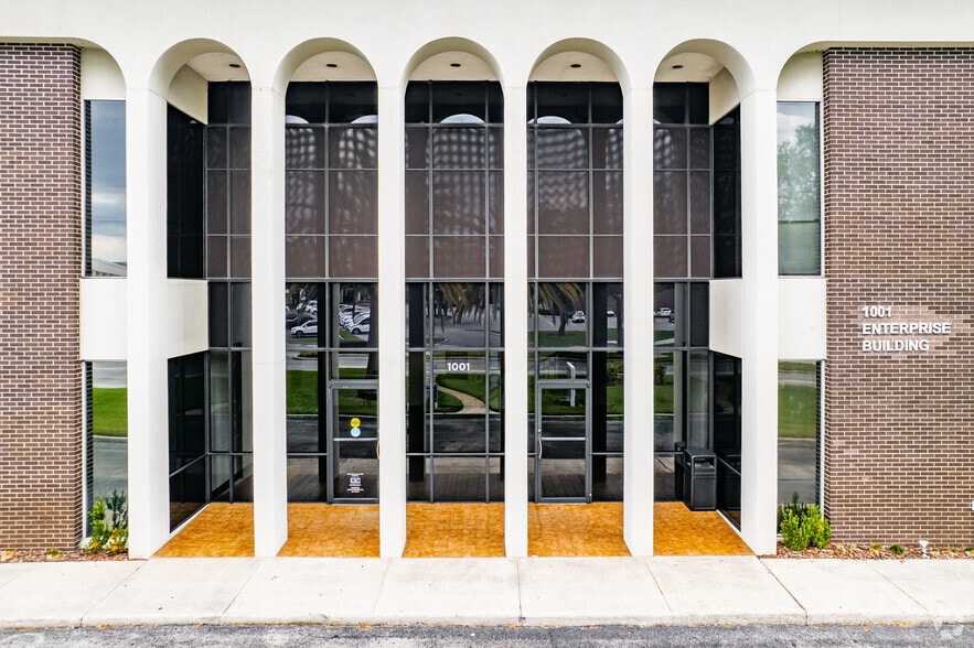 More Photos Of 3191 Maguire Blvd, Orlando Unknown For Lease