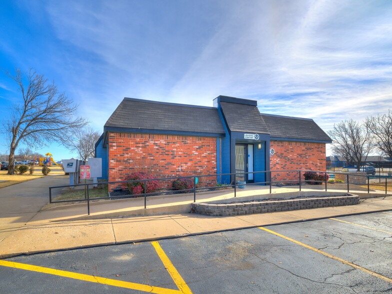 More Photos Of 1311 N Ash Pl, Owasso Apartments For Sale