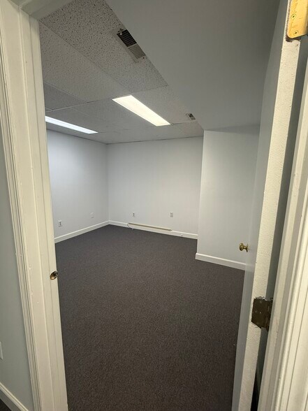 More Photos Of 8573 Sudley Rd, Manassas Office For Sale