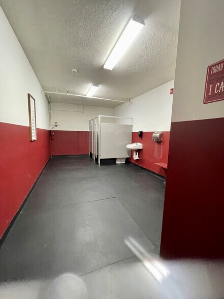 More Photos Of 64 Commonwealth Ave, Bristol Health Club For Sale