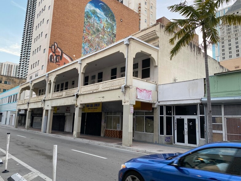 Primary Photo Of 24-36 N Miami Ave, Miami Storefront For Lease