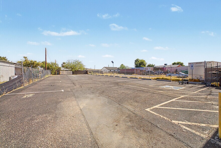More Photos Of 2827 E Bell Rd, Phoenix Restaurant For Sale
