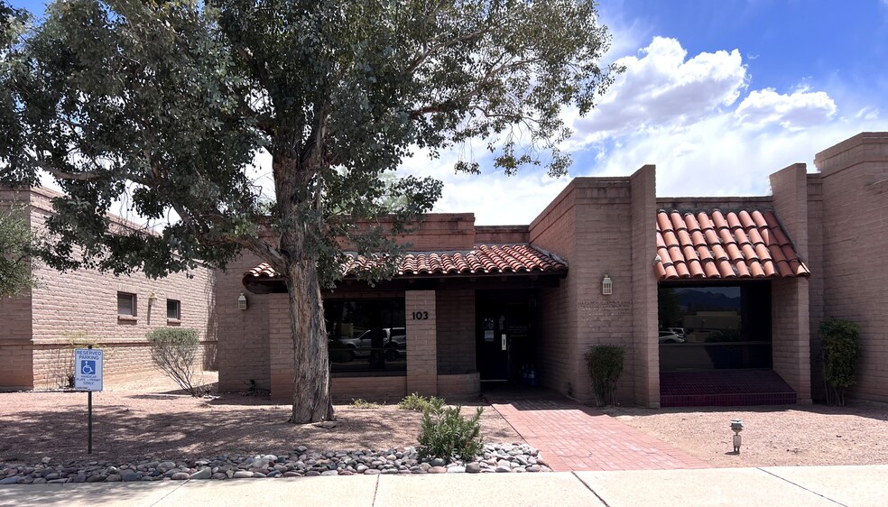 Primary Photo Of 2121 N Beverly Ave, Tucson Medical For Lease