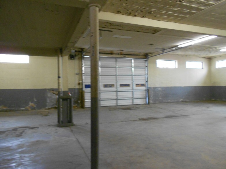 More Photos Of 218 Elm St, Abilene Flex For Sale