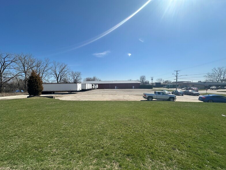 More Photos Of 135 Le Baron St, Waukegan Industrial For Lease