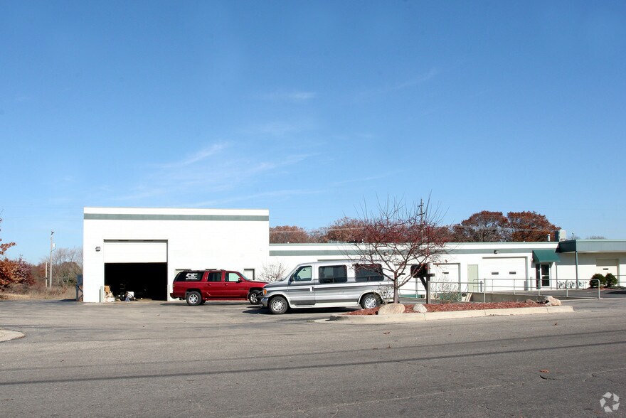 More Photos Of 215 Charles St, Holland Manufacturing For Lease