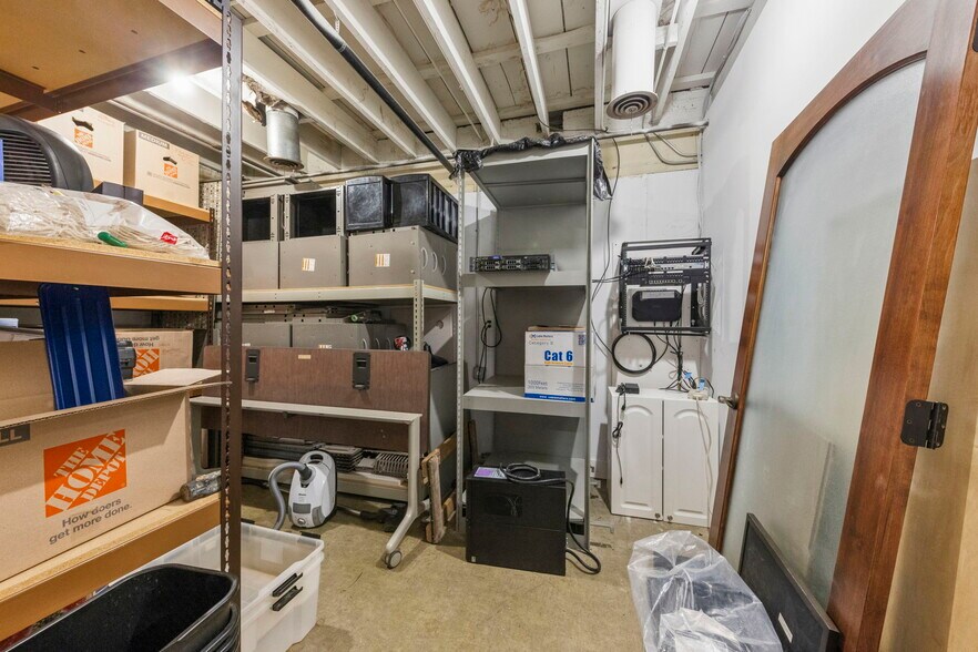 More Photos Of 175 N Washington St, Wheaton Office Residential For Sale