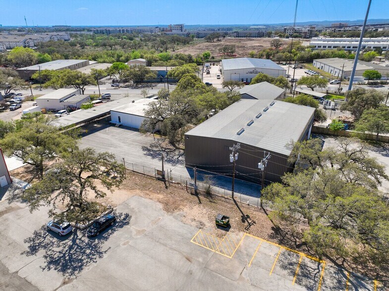 More Photos Of 15562 Capital Port Dr, San Antonio Warehouse For Lease