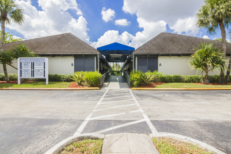 Primary Photo Of 8200 W Sunrise Blvd, Plantation Medical For Sale