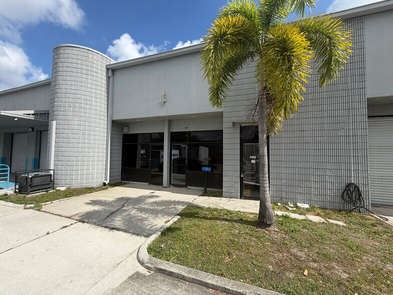 More Photos Of 12105 N 28th St, Saint Petersburg Warehouse For Lease
