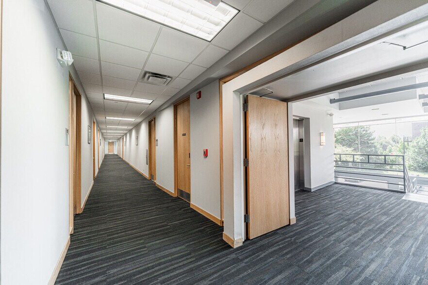 More Photos Of 290 Springfield Dr, Bloomingdale Medical For Lease