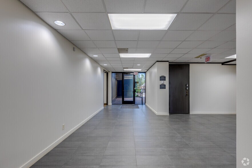 More Photos Of 5500 N Western Ave, Oklahoma City Office For Lease