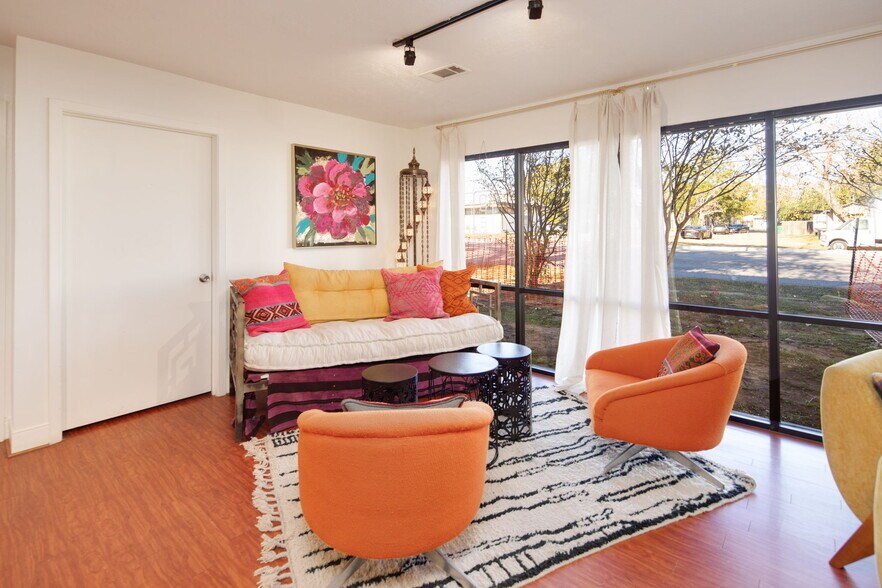 More Photos Of 2606 S Texas Ave, Bryan Restaurant For Sale