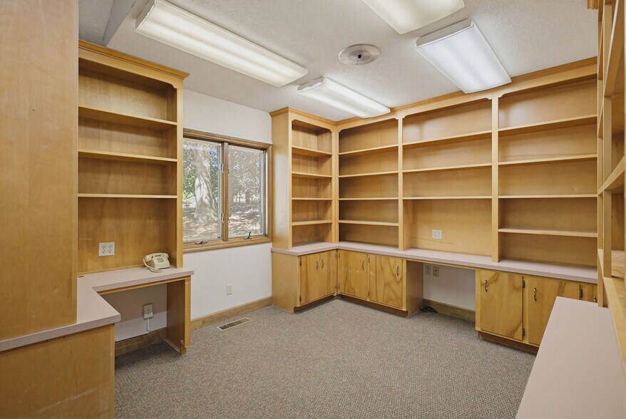 More Photos Of 114 S Park Ter, Eden Medical For Sale