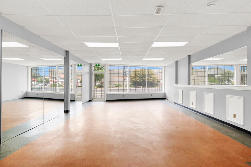 More Photos Of 2518 Clearbrook Rd, Abbotsford Apartments For Lease