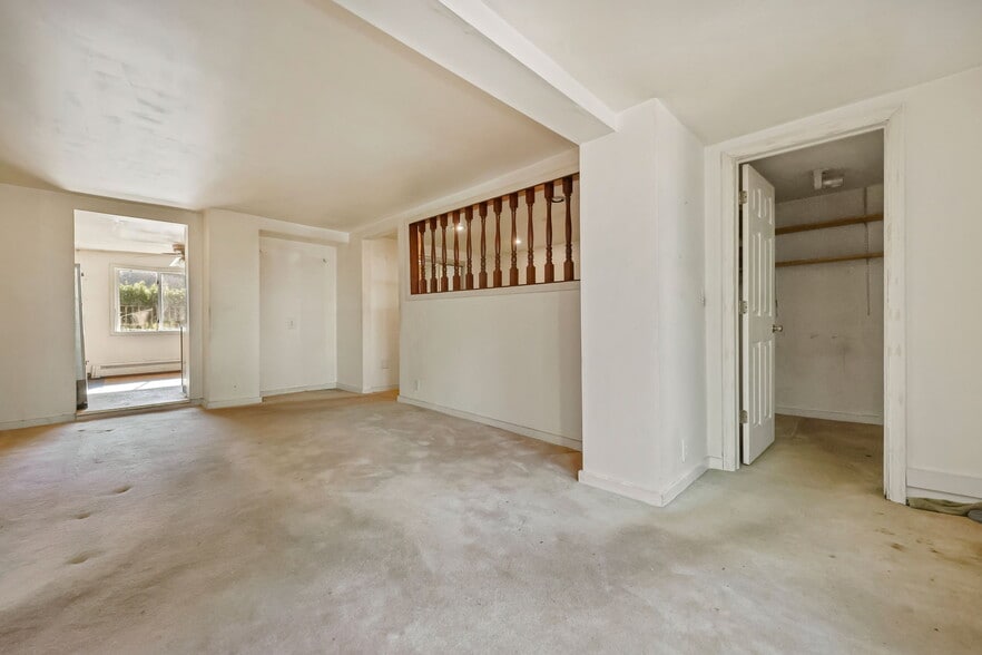 More Photos Of 15 Henry St, Greenwich Multifamily For Sale