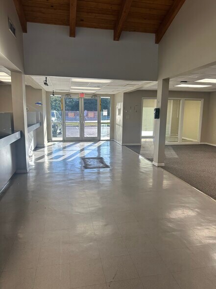 More Photos Of 301-305 N Goose Creek Blvd, Goose Creek Unknown For Lease