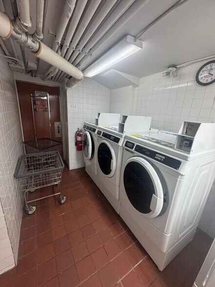 More Photos Of 576 39th St, Brooklyn Apartments For Sale