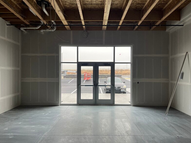 More Photos Of 6429 Keene rd, West Richland Storefront For Lease